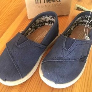 Tom"s Tiny Shoes